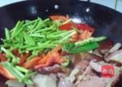 蒜薹炒腊肉的做法图解5