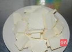 香菇豆腐鱼的做法图解1