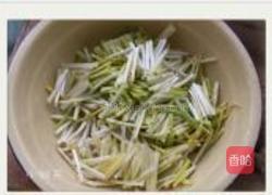 蒜黄鸡柳的做法图解3