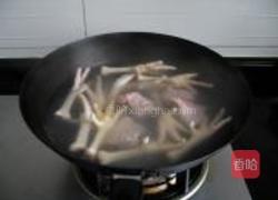 花生眉豆鸡脚汤的做法图解6