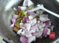 苦瓜洋葱炒五花肉的做法图解5