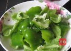 香肠炒青椒的做法图解2