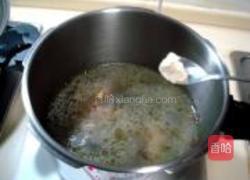 黄豆花生煲猪脚的做法图解12