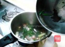 黄豆花生煲猪脚的做法图解9