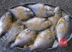 茴香炸小海鱼的做法图解1
