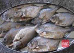 茴香炸小海鱼的做法图解2