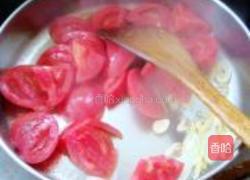 番茄面鱼包菜的做法图解4