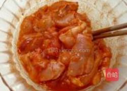 口蘑彩椒鸡腿披萨的做法图解2