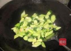 蚝油杂蔬炒海参的做法图解5