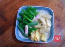 酸萝卜炒爽肚的做法图解3