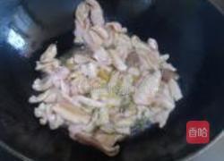 酸萝卜炒爽肚的做法图解4