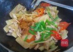 酸萝卜炒爽肚的做法图解7