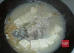 茼蒿鲫鱼豆腐汤的做法图解8