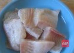 蒜香洋葱龙利鱼的做法图解2