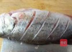 清蒸鲈鱼的做法图解2