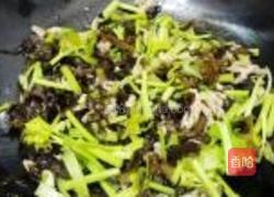 芹菜木耳炒肉丝的做法图解6