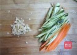 凉拌黄花菜的做法图解2