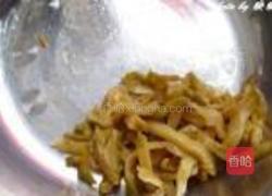榨菜鸡丝拌金针菇的做法图解3