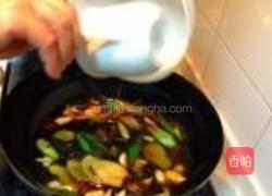 糖醋浇汁比目鱼的做法图解8