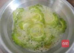 苦瓜圈煎蛋的做法图解4