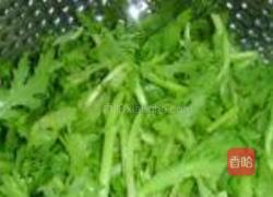 老醋辣根茼蒿的做法图解1