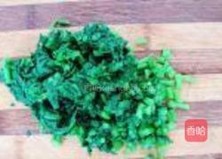 腊肠拌茼蒿的做法图解5
