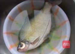 家常红烧鳊鱼的做法图解2