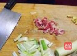 瓜条腐竹的做法图解3