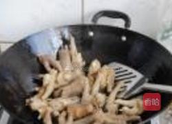 尖椒炒鸡爪的做法图解4