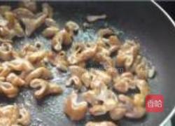 辣椒炒肥肠的做法图解4