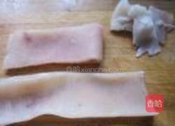 肉皮冻的做法图解1