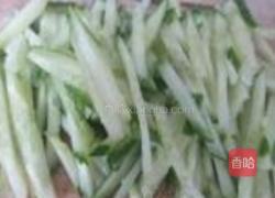 黄瓜拌香干的做法图解3