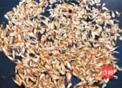 韭菜焖鲜河虾的做法图解1