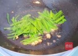 韭菜燜鮮河蝦的做法圖解3