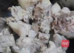 菠萝焖鸭的做法图解1