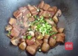 红烧肉炖蘑菇的做法图解8