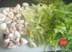 芹菜炒口蘑的做法图解3