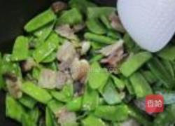 豌豆角炒腊肉的做法图解4