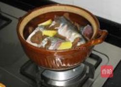 乌头焖萝卜干的做法图解2