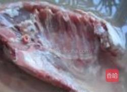 榨菜玉米鸭块汤的做法图解1