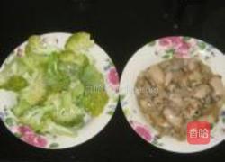 西兰花炒蛏子肉的做法图解1