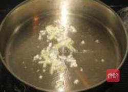 西兰花炒蛏子肉的做法图解3