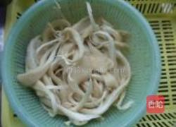 平菇炒蛋的做法图解3