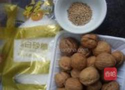 琥珀核桃仁的做法图解1