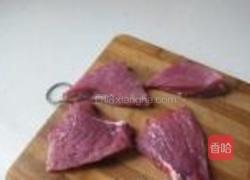 洋葱牛肉粒的做法图解2