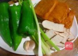 辣椒炒香的做法图解1