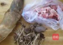 茶树菇冬笋排骨汤的做法图解1