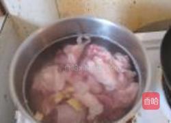 茶树菇焖鸡的做法图解3