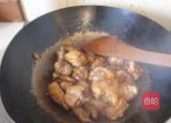 茶树菇焖鸡的做法图解8