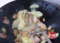 土豆洋葱炒腊肉的做法图解7